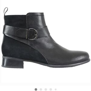 Munro Women's Elegant Black Ankle Boots